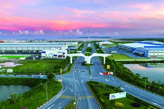 PHÁT TRIỂN BỀN VỮNG KHU CÔNG NGHIỆP: Chuyển đổi theo hướng sinh thái, bền vững