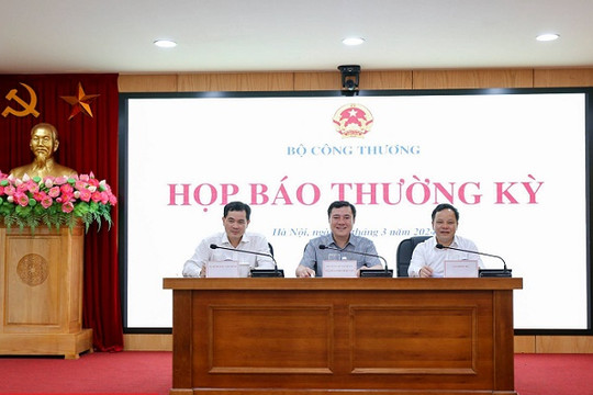 Đề xuất thương nhân kinh doanh xăng dầu được quyết định giá bán