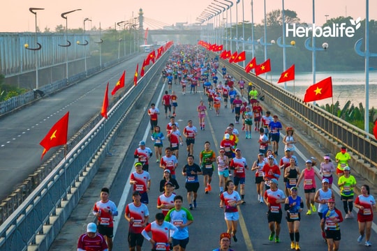 Hơn 11.500 vận động viên tham gia Giải vô địch Quốc gia Tiền Phong Marathon tại Phú Yên