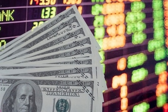 USD neo cao tiếp tục gây áp lực lên tỷ giá