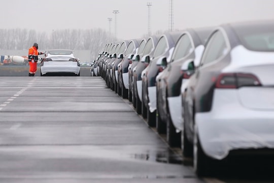 “Cuộc chiến” xe điện