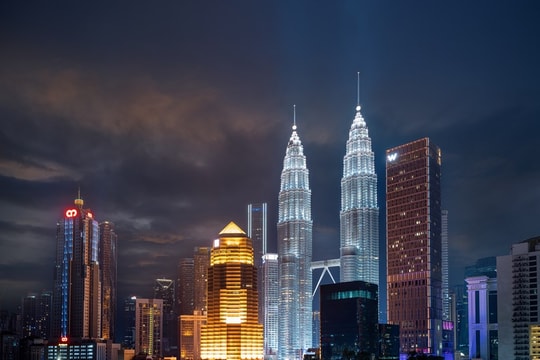 Phát triển du lịch Việt Nam - Malaysia