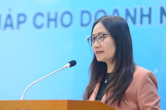 Phát triển năng lượng tái tạo: "Lợi ích kép cho doanh nghiệp"