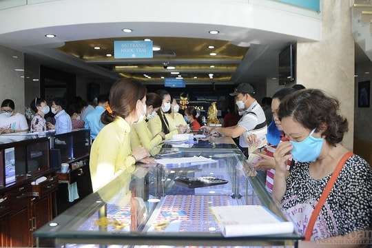 Giá vàng trong nước giảm mạnh sau thông tin tăng nguồn cung vàng miếng