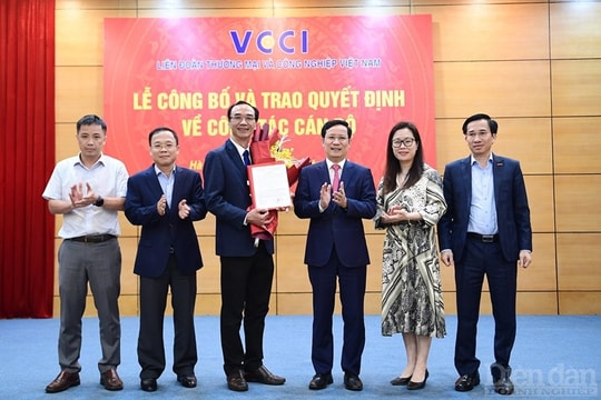 VCCI công bố và trao quyết định bổ nhiệm Tổng Biên tập Diễn đàn Doanh nghiệp