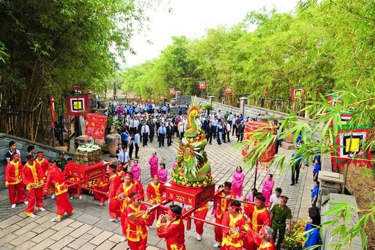 Linh thiêng đất Tổ