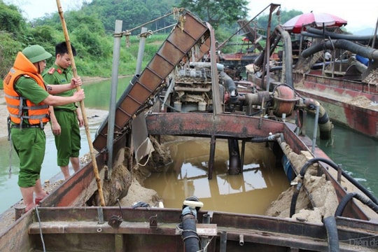 Nghệ An lại “nóng” tình trạng khai thác cát trái phép