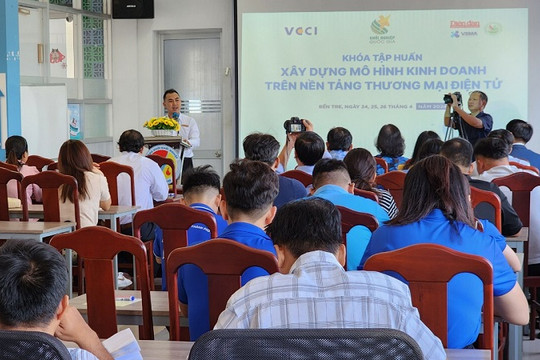 Khai giảng Khóa tập huấn Xây dựng mô hình kinh doanh trên nền tảng thương mại điện tử
