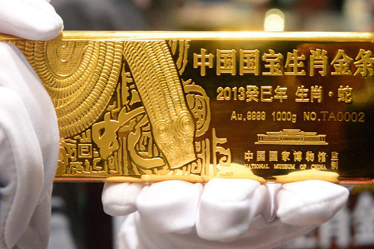 Kinh tế Trung Quốc chững lại, giới trẻ săn vàng để tiết kiệm