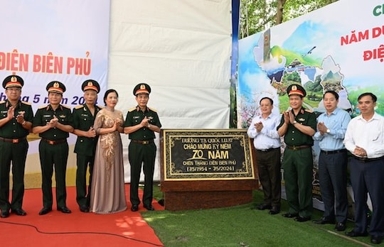 Điện Biên gắn biển tên đường Tạ Quốc Luật