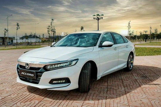 Giá bán cao, biến Honda Accord thành mẫu xe ế ẩm