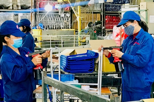 Cắt giảm thủ tục hành chính, tăng năng lực cạnh tranh cho doanh nghiệp