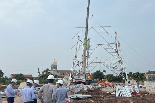 Lãnh đạo EVN, EVNNPT đôn đốc tiến độ thi công Dự án đường dây 500kV mạch 3