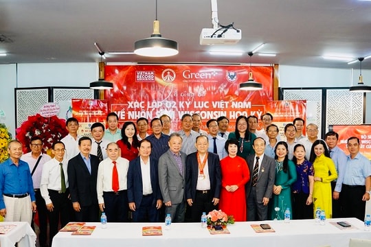 Xác lập 2 kỷ lục Việt Nam về nhân sâm Wisconsin Hoa Kỳ