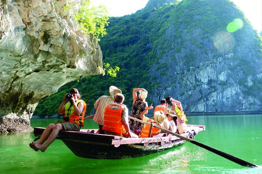 Hạ Long vào top điểm đến thịnh hành nhất thế giới năm 2024