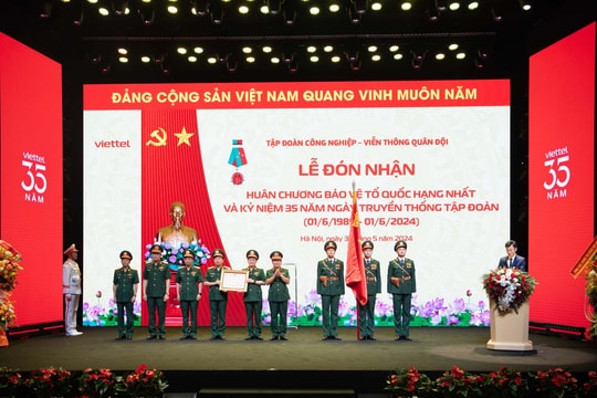Tập đoàn Viettel đón nhận Huân chương Bảo vệ Tổ quốc hạng Nhất
