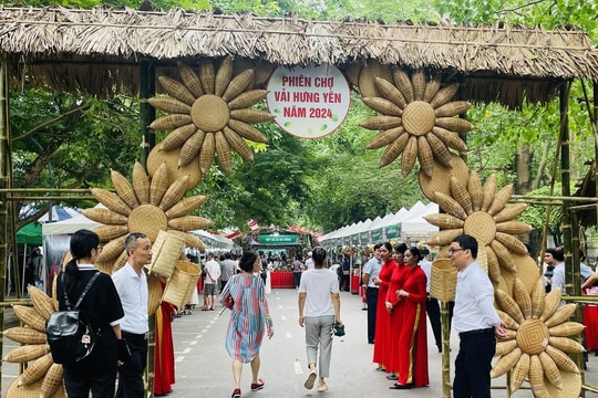 Khai mạc phiên chợ Vải trứng Hưng Yên năm 2024