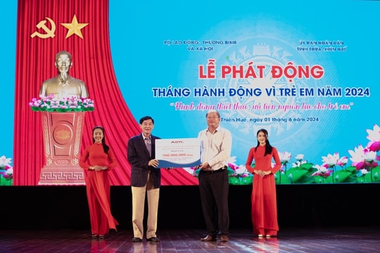 Doanh nhân Johnathan Hạnh Nguyễn tặng 1 tỷ đồng cho Quỹ Bảo trợ trẻ em Việt Nam