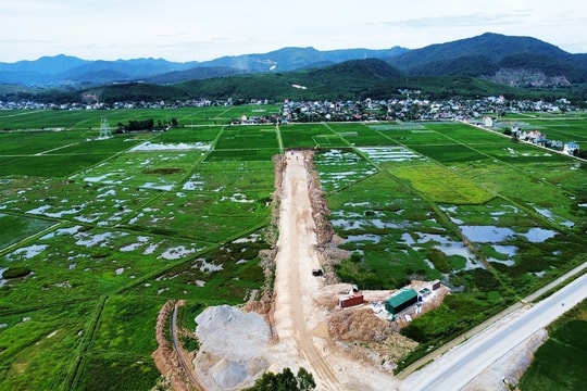 Nghệ An: Bất chấp “lệnh cấm”, doanh nghiệp vẫn triển khai thi công?