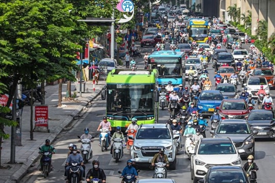 Hà Nội nỗ lực chuyển đổi 100% xe buýt điện, sử dụng năng lượng xanh