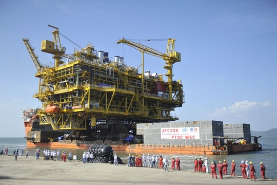 PVS “đi lùi”, kỳ vọng tăng trưởng nhờ các dự án lớn