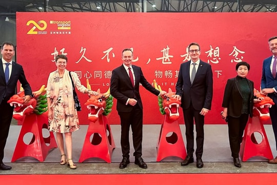 Đức "ngược dòng" EU tìm cách trấn an Trung Quốc