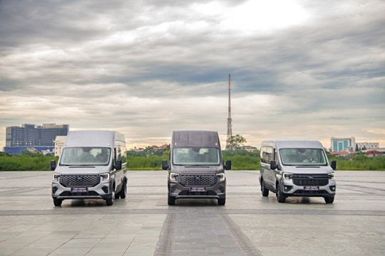 Ford Transit hoàn toàn mới ra mắt, nhiều nâng cấp về thiết kế và trang bị