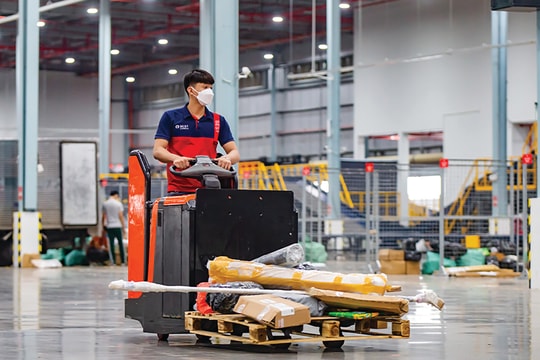 Đẩy nhanh “xanh hóa” ngành logistics