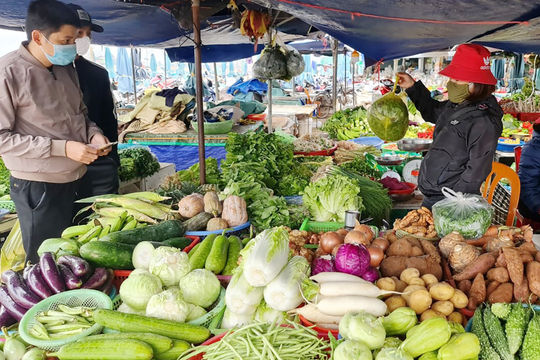 Mặt bằng giá thế nào khi tăng lương?