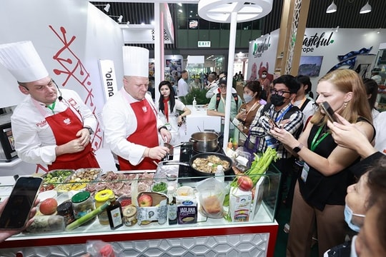 Doanh nghiệp F&B thích ứng với xanh hoá