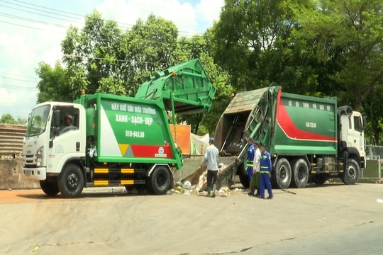 Thu phí rác thải qua App: Vì sao nhiều doanh nghiệp thu gom phản ứng?