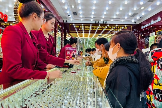 Giá vàng tuần tới: Cẩn trọng rủi ro ngắn hạn