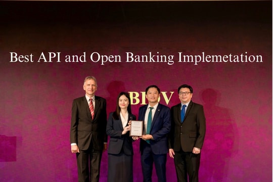 BIDV nhận 02 giải thưởng quốc tế uy tín dành cho sản phẩm dịch vụ doanh nghiệp