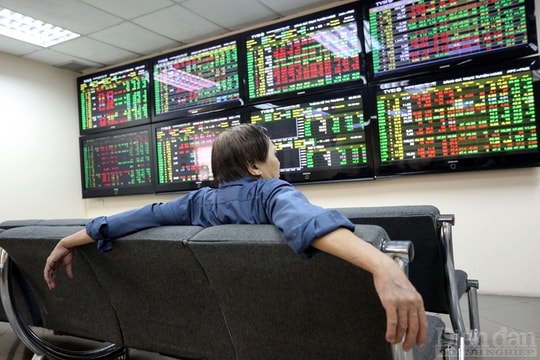 “Đón sóng” cổ phiếu cuối năm