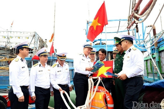 Kiên quyết chống khai thác hải sản bất hợp pháp