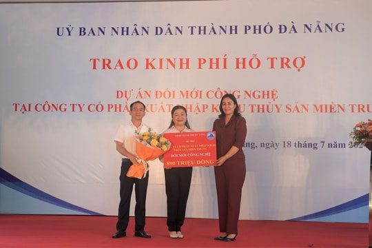 Đà Nẵng: Trao kinh phí hỗ trợ doanh nghiệp đổi mới công nghệ