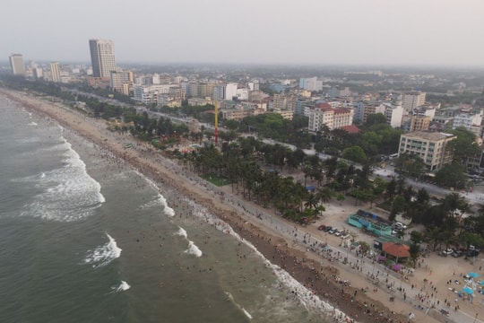 Nghệ An: Vì sao nhiều điểm dịch vụ lưu trú sử dụng nguồn nước sạch "nhỏ giọt"?