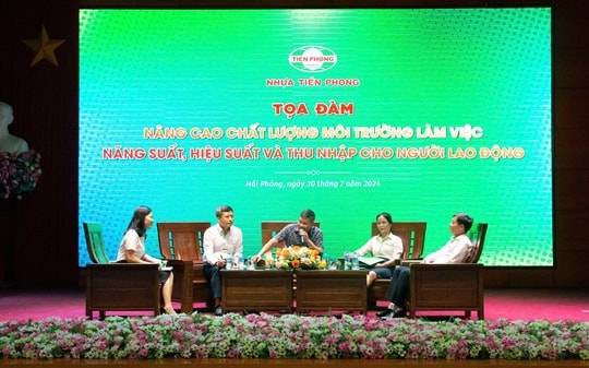 Nhựa Tiền Phong đối thoại với người lao động