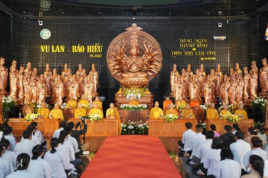 Ưu đãi 50% giá vé cáp treo buổi tối lên núi Bà Đen trong mùa Vu Lan