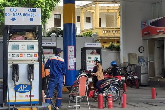 Đề xuất cấm thương nhân phân phối xăng dầu mua của nhau: Cần nghiên cứu kỹ lưỡng