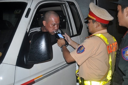 Đề xuất giảm tiền phạt với vi phạm nồng độ cồn mức tối thiểu