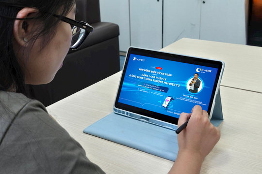 Livestream chia sẻ “Hợp đồng điện tử an toàn- hành lang pháp lý và ứng dụng trong thương mại điện tử”