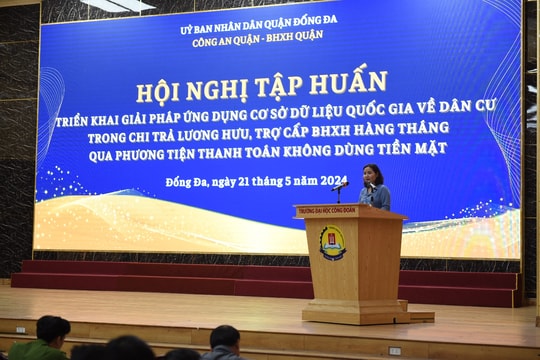 Hà Nội: Tăng cường tuyên truyền chi trả lương hưu, trợ cấp BHXH không dùng tiền mặt