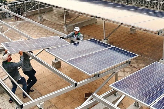 Khơi thông các “nút thắt” điện mặt trời mái nhà