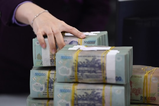 Ngân hàng nhỏ đối mặt với nợ có vấn đề và rủi ro thanh khoản