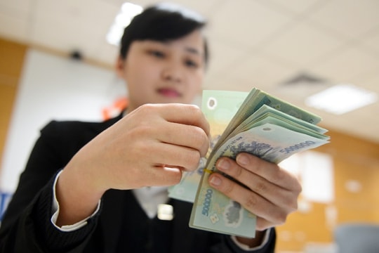 NIM suy giảm, điều chỉnh dự báo lợi nhuận ngân hàng