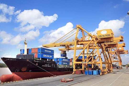 Để doanh nghiệp xuất nhập khẩu "chắc chân" trước biến động