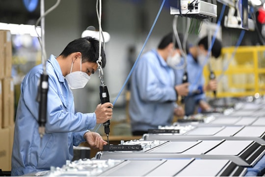 Khống chế số giờ làm thêm - hợp lý và nghịch lý