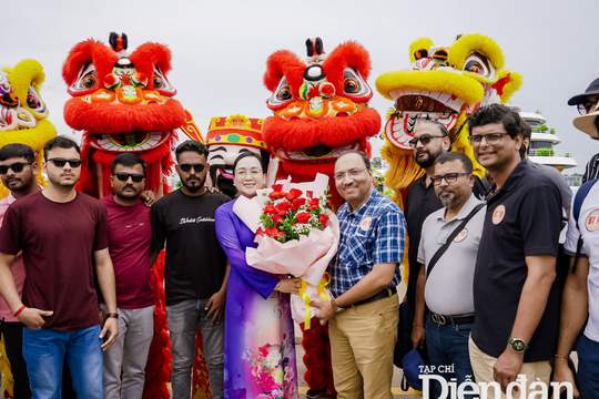 Gần 1.400 khách Ấn Độ "đổ bộ" đến Hạ Long