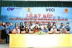 Thương lượng tập thể với tổ chức đại diện NLĐ tại cơ sở về tiền lương được quy định như thế nào?